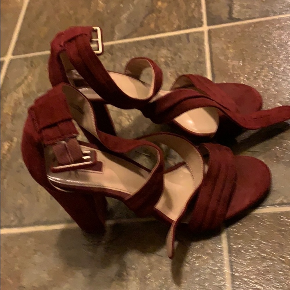 shoes - Picture 3 of 3